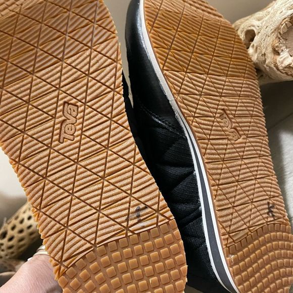 New Teva moccasinsĀ  boots sizeā6 black New - Picture 7 of 8